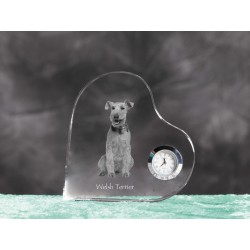 Welsh Terrier - Kristalluhr in Form eines Herzens mit dem Bild eines reinrassigen Hundes.