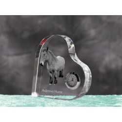 Ardenner- Kristalluhr in Form eines Herzens mit dem Bild eines reinrassigen Pferdes.