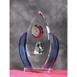 Boxer- crystal clock in the shape of the wings with the image of a purebred dog.