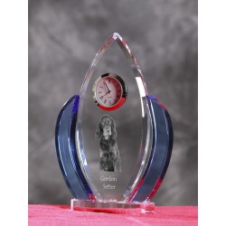 Gordon Setter- crystal clock in the shape of the wings with the image of a purebred dog.